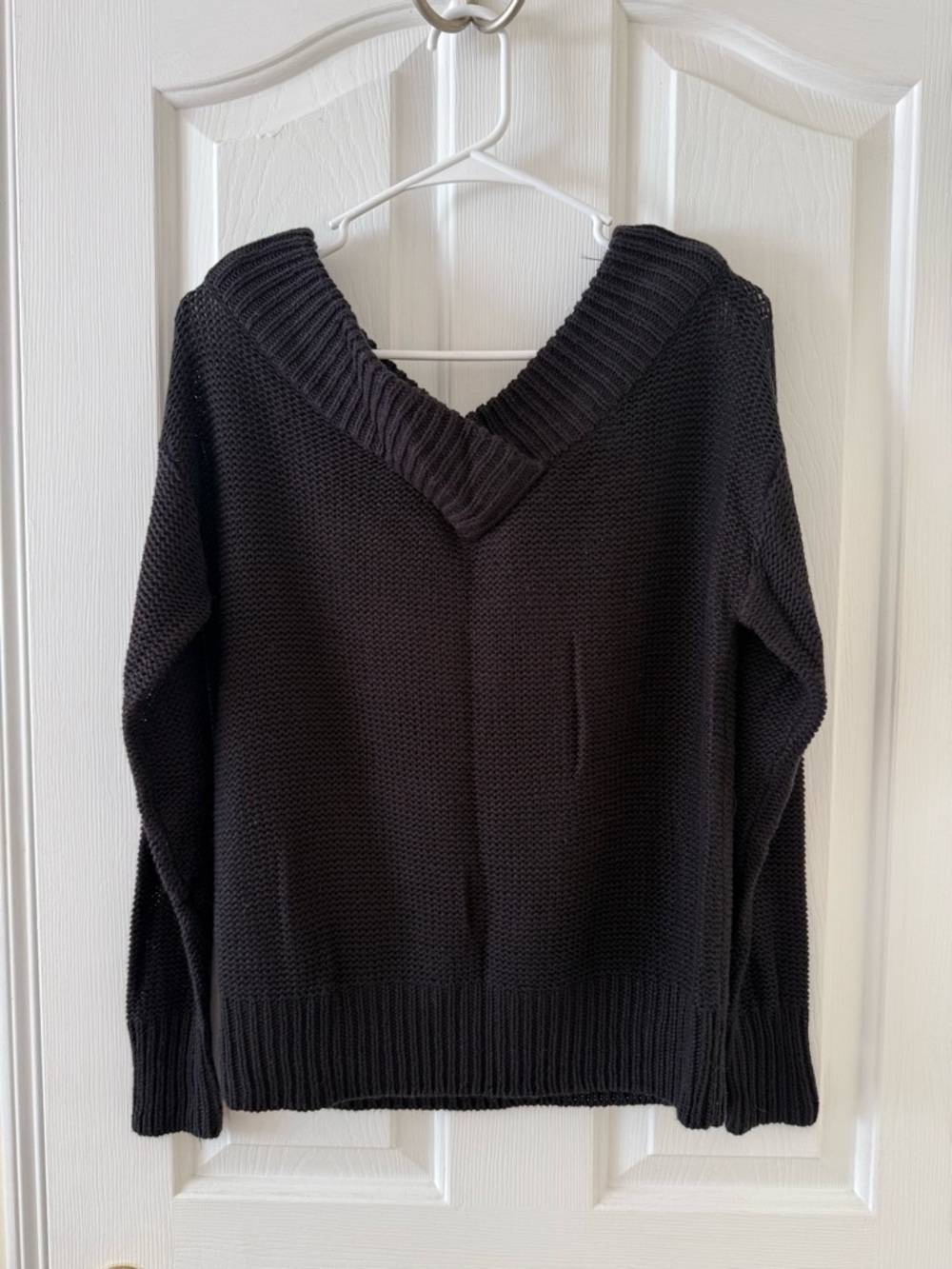 Alyx Black V‑Neck Knit Sweater